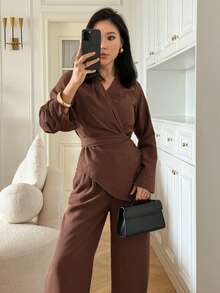 DAZY Damski, swobodny, jednokolorowy komplet z koszulą i spodniami z dekoltem w serek, wiązany, 2 części, jesień - Kawowy brązowy - Zobacz 6