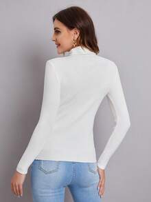 BizChic 女士纯色高领修身长袖基础款毛衣，优雅都市通勤日常百搭浪漫90年代复古风，适合圣诞节、新年、情人节、派对、海滩、毕业典礼、时尚、节日、假日、婚礼宾客、早午餐、机场等多种场合。 - 白色 - 查看 2