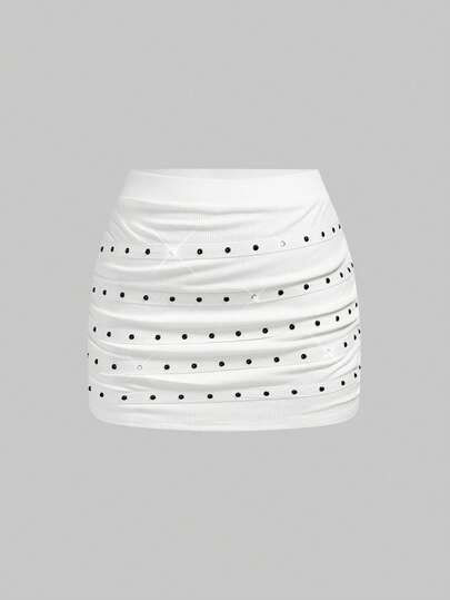 Minifalda plisada con tachuelas y cuentas de estilo callejero de moda para talla grande, Minifalda negra sexy para fiesta y club de otoño/invierno de talla grande, Minifalda negra de vanguardia con tachuelas para mujer de talla grande de otoño/invierno