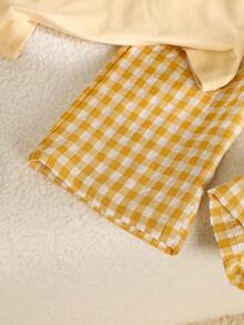 SHEIN Playful Pals 2pcs Toddler Baby Girls Casual Cute Solid Yellow Chest Pocket Short Sleeve Round Neck T-Shirt Tee Top And Gingham Plaid Checkered Print Wide Leg Pants Trousers Two Piece Set Soft Comfy Loose Fit Clothes Outfits For Holiday Daily Summer Spring - Yellow - View 9