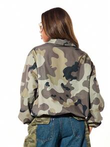 SUMWON WOMEN Camo Print Utility Jacket With White Piping Detail And Zip Front Closure For Fall Winter Streetwear - Army Green - View 2