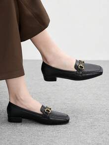 CUCCOO BIZCHIC 女士时尚百搭通勤金属装饰乐福鞋 - 黑色 - 查看 1