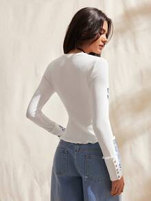 Easelle Women's Long-Sleeved Embroidered T-Shirt, White Top With Embroidered Pattern, Versatile Inner Layer.