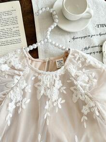 SHEIN 女婴优雅花卉刺绣网纱连衣裙 - 白色 - 查看 4