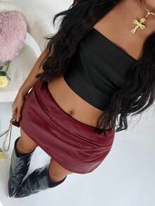 SHEIN TRNDY Women's Burgundy PU Leather Skirt, Burgundy Skort, Women's Bottoms, Women's Solid Color PU Fabric Faux Pocket Fashionable Mini Skirt, Women's Skirt, Women's Winter, Women's Autumn, Women's Winter, Christmas, Business Casual Women's Wear, Women's Office Attire - Burgundy - View 3