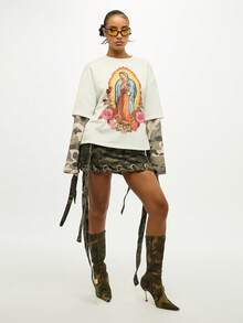 SUMWON 加大码迷彩袖圣母玛利亚印花圆领短袖宽松T恤，饰有玫瑰图案 - 白色 - 查看 3