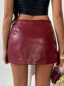 SHEIN TRNDY Women's Burgundy PU Leather Skirt, Burgundy Skort, Women's Bottoms, Women's Solid Color PU Fabric Faux Pocket Fashionable Mini Skirt, Women's Skirt, Women's Winter, Women's Autumn, Women's Winter, Christmas, Business Casual Women's Wear, Women's Office Attire - Burgundy - View 2