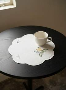 Cirelle 1pc/Multi-Pack White Embroidered Vintage American Style Fabric Coasters, Vase Mats, Decorative Mats, Floral, Minimalist, Practical For Daily Use, Parties, Holidays - White - View 3