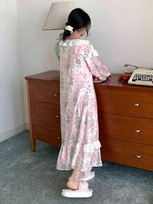 DAZY Camisola Longa Feminina com Estampa Floral e Babado Contrastante - Rosa chiclete - Visão 2