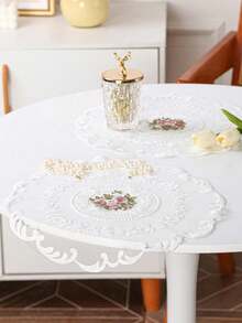 4 قطع من الحصير المائدة من البوليستر، مزين بالتطريز لديكور طاولة الطعام، عازل للحرارة، مقاوم للخدش والغبار، مناسب للزفاف والحفلات والهدايا وأعياد الميلاد والكريسماس - بيج - مشاهدة 4