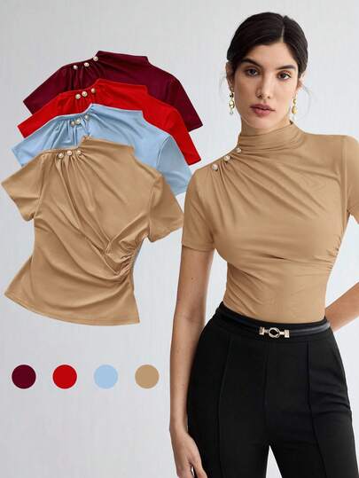 BizChic Camiseta de mujer con cuello asimétrico, fruncido y decoración metálica, cosida a mano con botones, nueva colección Otoño/Invierno 2025. Moderna, elegante y versátil para uso urbano y diario, con estilo romántico y retro de los 90. Ideal para Navidad, Año Nuevo, San Valentín, fiestas, playa, graduación, eventos, bodas, citas, conciertos, brunch, aeropuerto y múltiples ocasiones.