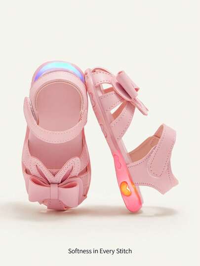 Cozy Pixies 女童粉色蝴蝶装饰发光凉鞋，软底，简约可爱，百搭，适合夏季室内外穿着