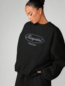 MISSGUIDED 宽松圆领卫衣，正面印有字母Logo，适合休闲冬季街头服饰 - 黑色 - 查看 5