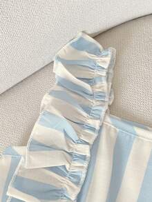 1件女婴可爱甜美田园风时尚休闲浅蓝白竖条纹荷叶边飘逸袖无袖方领A字连衣裙半身裙吊带裙柔软舒适，适合日常穿着、海滩度假、野餐、夏季和春季穿着。 - 藍白色 - 查看 3