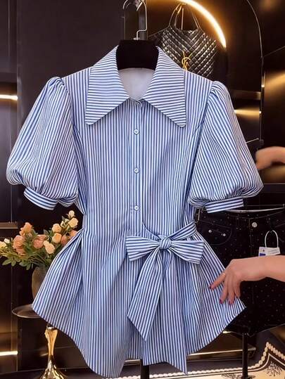 GlowEve 女士蓝白条纹面料翻领纽扣前襟腰带喇叭形设计优雅休闲度假学院风办公衬衫，适合情人节、狂欢节、万圣节、春夏新款时尚必备小品牌百搭短袖纽扣衬衫