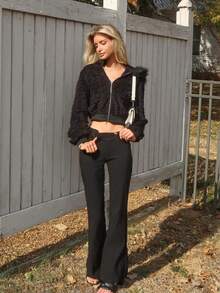 Sydney Algeri Chaqueta con capucha de manga larga con patrón de corazón y ribete esponjoso para mujer, para otoño e invierno, para ir a brunch, para invitada de boda de otoño, para homecoming, estilo de los 90, chaqueta casual con contraste esponjoso para mujer, de ajuste regular con cremallera y manga regular, para uso diario casual - Negro - Ver 1