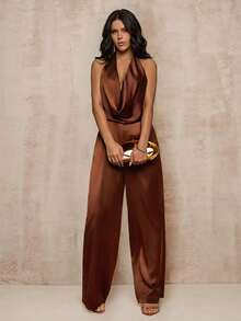 Glamine 女士露背吊带深V领连体裤，深V领设计，露背，带口袋，超柔软优雅缎面绉纱派对连体裤 - 咖啡棕 - 查看 7