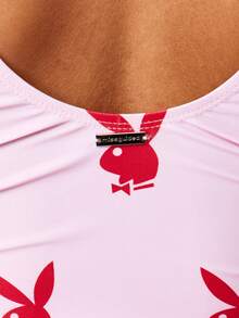 Missguided x Playboy 圆领无袖连体泳衣，全身印花设计，适合海滩和泳池穿着 - 粉色 - 查看 4
