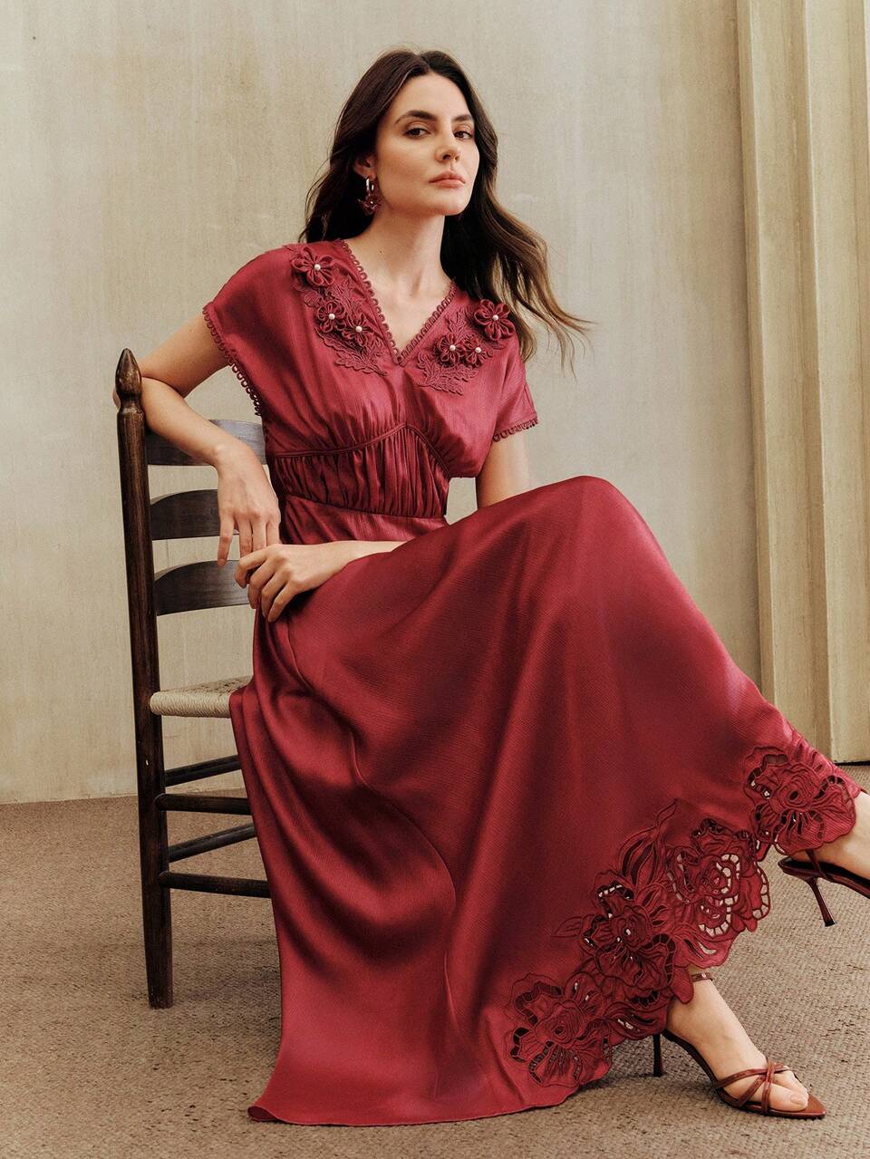 Anewsta Women's Elegant Long Embroidered Waist Cinching V-Neck Applique 3D Floral Short Sleeve Dress, Suitable For Valentine's Day And Mother's Day, Wine Red