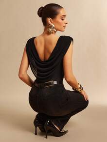 Silquee Este body sin mangas de malla elástica con cuello de chal y dobladillo con volantes, irradia un elegante y sexy estilo francés. Adecuado para citas, salidas, bodas, fiestas y diversas ocasiones, es una opción ideal para la primavera y el otoño. (Body de unicolor con escote en V profundo, de moda y versátil, adecuado para vacaciones y citas) - Negro - Ver 5