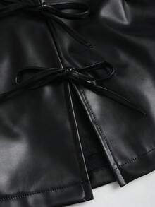 SHEIN Sweetro 春夏蝴蝶结腰部开衩性感PU皮A字迷你裙，时尚百搭，适合日常穿着和通勤。 - 黑色 - 查看 4