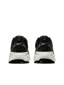 Nike Vomero 18 Road Running Shoe Black / Summit White / Coconut Mil HM6804 - Black White - Xem 4