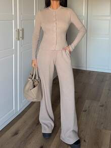 Ronhire 纽扣长袖开衫搭配宽松弹力针织裤和罗纹针织套装，尽显优雅性感街头风，适合秋季夜晚外出、晚宴派对和冬季穿着。 - 灰色 - 查看 6