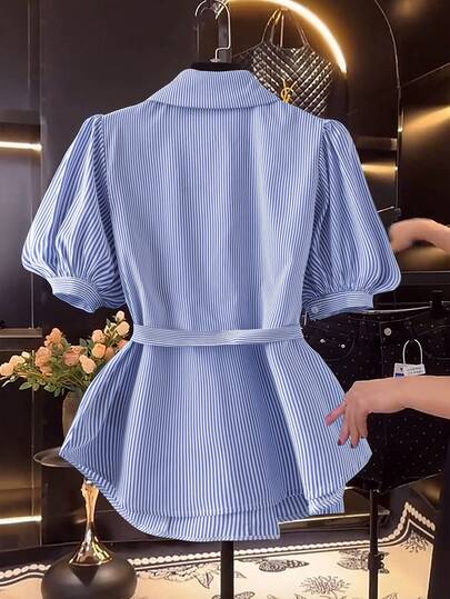 GlowEve 女士蓝白条纹面料翻领纽扣前襟腰带喇叭形设计优雅休闲度假学院风办公衬衫，适合情人节、狂欢节、万圣节、春夏新款时尚必备小品牌百搭短袖纽扣衬衫