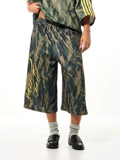 SUMWON WOMEN Oversized Wide Leg Camouflage Print Jorts With Contrast Graphics And Elastic Waistband For Summer Casual Streetwear