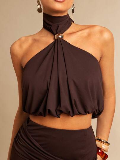 Silquee This Best-Selling Women's Casual Brown Solid Color Cropped Bubble Tank Top Features A High-End Metallic Ring Open Back Design, Paired With An Elegant And Sexy Open-Knit Sleeveless Style. Made From Stretch Knit Fabric, It Exudes Refined Elegance. This Tank Top Is Both Alluring And Sexy, Suitable For A Variety Of Occasions, Including Vacations, Beach Vacations, Beachwear, Wedding Guests, Social Events, Dates, Commuting, Gatherings With Friends, And Shopping.