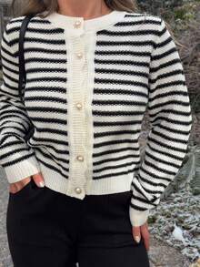 Jeta Ari 条纹扇贝边纽扣前开衫、长袖上衣、秋冬针织毛衣 - 黑與白 - 查看 3