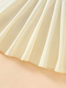 SHEIN 新生女宝宝春夏米色短袖连衣裙，公主袖，喇叭下摆，纹理面料，优雅宝宝连衣裙穿搭 - 杏色 - 查看 6