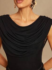 Silquee Este body sin mangas de malla elástica con cuello de chal y dobladillo con volantes, irradia un elegante y sexy estilo francés. Adecuado para citas, salidas, bodas, fiestas y diversas ocasiones, es una opción ideal para la primavera y el otoño. (Body de unicolor con escote en V profundo, de moda y versátil, adecuado para vacaciones y citas) - Negro - Ver 6