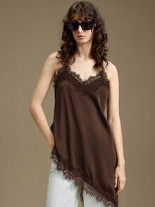 Ontre 2026春夏女士缎面绉纱面料柔软吊带背心，修身剪裁，蕾丝饰边不对称下摆设计，优雅都市休闲商务通勤机场装扮，高品质邮轮服饰 - 棕色 - 查看 6