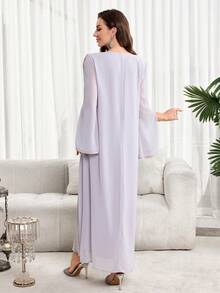 Al Najma 女士花卉刺绣V领开衩袖优雅阿拉伯连衣裙 - 淺灰紫 - 查看 2