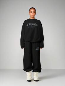 MISSGUIDED 宽松圆领卫衣，正面印有字母Logo，适合休闲冬季街头服饰 - 黑色 - 查看 3