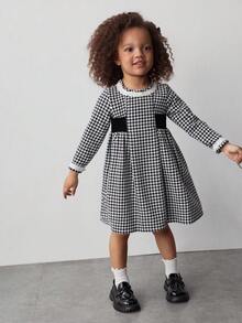 Maija Kids Vestido casual de manga larga con cuello redondo, bloque de color y lazo para niña joven con estampado de pata de gallo tejido - Blanco y Negro - Ver 5