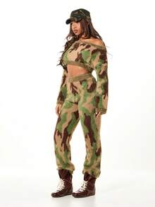 SUMWON WOMEN Áo croptop tay dài trễ vai in họa tiết rằn ri, chất liệu dệt kim mềm mại, thích hợp cho mùa thu đông. - Nhiều màu - Xem 3