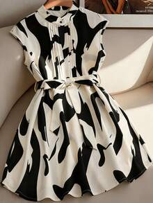 Franclia 夏季新款女士斑马纹波纹图案A字连衣裙，适合度假、外出和约会 - 彩色 - 查看 1