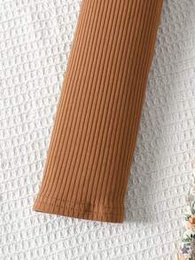 SHEIN Sukienka dla nastoletnich dziewcząt w stylu vintage, z dzianiny patchworkowej z kwiatowym wzorem i okrągłym dekoltem, z długim rękawem, odpowiednia na jesień i zimę - Morela - Zobacz 3