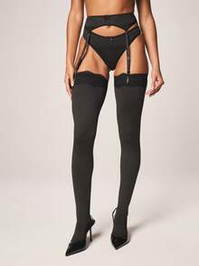 MISSGUIDED Bộ đồ lót gồm áo ngực balconette có gọng viền ren đen và quần lọt khe cạp cao kèm tất đùi, thích hợp cho những dịp riêng tư. - màu đen - Xem 3