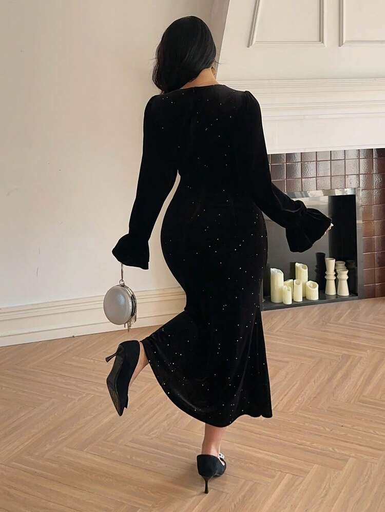 Dazy Plus Valentine Plus Size Women Velvet Glitter Square Collar Elastic Fitted Flare Sleeve Dress, Suitable For Banquet, Date, Party In Autumn/Winter Dress