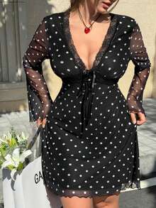 SHEIN EZwear 大码波点网纱连衣裙，适合通勤、约会、外出和派对等场合，秋冬季穿着。 - 黑與白 - 查看 4