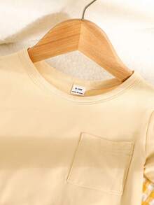 SHEIN Playful Pals 2pcs Toddler Baby Girls Casual Cute Solid Yellow Chest Pocket Short Sleeve Round Neck T-Shirt Tee Top And Gingham Plaid Checkered Print Wide Leg Pants Trousers Two Piece Set Soft Comfy Loose Fit Clothes Outfits For Holiday Daily Summer Spring - Yellow - View 4