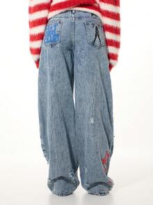 SUMWON WOMEN Quần jean denim rách dáng rộng cạp thấp kiểu motocross với các mảng họa tiết và hình ngôi sao đính kèm, phong cách đường phố Y2K. - Màu xanh lam - Xem 2