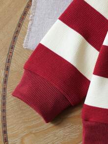 0-3岁男/女婴通用春秋季杏色条纹领长袖上衣搭配纯红色裤子套装，适合外出、家庭聚会、节日和休闲散步。