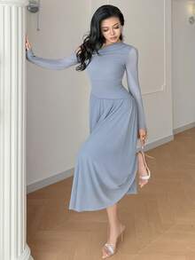 Modelyn 优雅不对称领金属扣腰A字连衣裙，女士款 - 灰藍色 - 查看 6