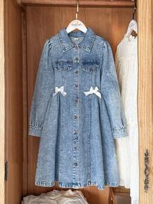 SHEIN Vintaside Kids Rochie de primăvară/toamnă pentru fete, cu guler răsturnat, mânecă lungă, la modă, elegantă, din denim spălat, de înaltă calitate, potrivită pentru activități casual în aer liber și întâlniri cu prietenii, oferind un aspect confortabil și relaxat, cu un design simplu și confortabil. - Bleu - Vizualizare 3