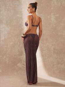 Lumalex 新款比基尼系列，女士奢华巧克力波点三件套沙滩装，包括贝壳装饰抹胸比基尼上衣、可调节系带比基尼泳裤和高腰飘逸薄纱长款罩衫裙，薄纱罩衫裙沙滩套装，夏季海滩，优雅浪漫度假女士泳装套装，包含比基尼上衣、比基尼泳裤和裙子，适合夏季泳池和海滩穿着。 - 彩色 - 查看 3