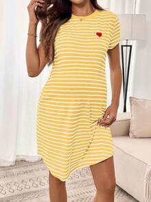 SHEIN 孕妇爱心刺绣条纹圆领短袖休闲T恤裙 - 黃色 - 查看 3